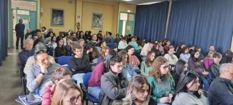 sicilia acireale giovani studenti