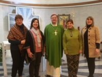 Mons. Ricciardi con Gruppo per il collegamento Ordo virginum delle diocesi che sono in Italia