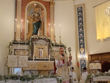 il vescovo Raspanti ha officiato la messa