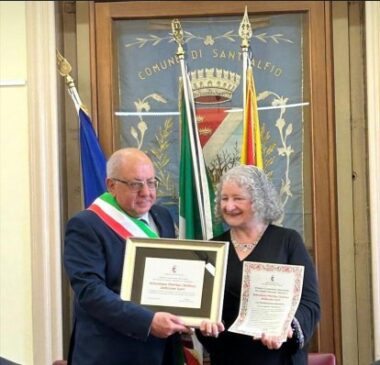 Nellina Ardizzone riceve la cittadinanza onoraria di Sant'Alfio
