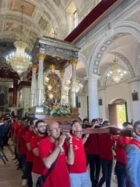 fercolo santa Febronia portato a spalla