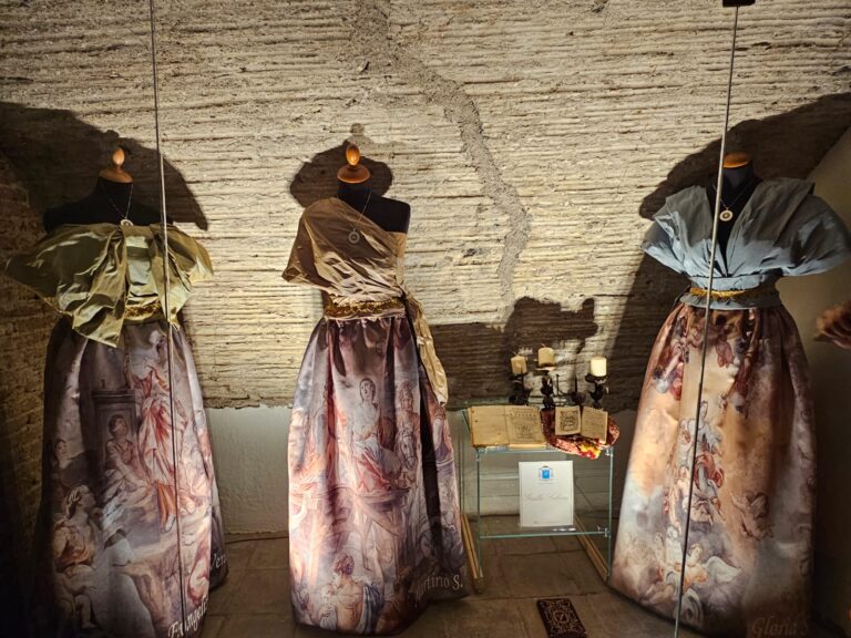 Santa Venera / Tra fede e tradizione, in mostra ad Acireale abiti artistici di Gisella Scibona