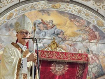 vescovo Raspanti al raduno ministranti