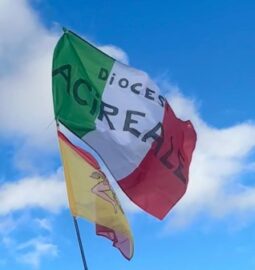Gmg Lisbona, bandiera diocesi Acireale