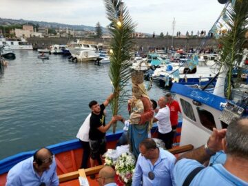 Festa Madonna Ognina, la statua sulla barca