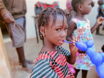 Bambini di un villaggio in Guinea Bissau