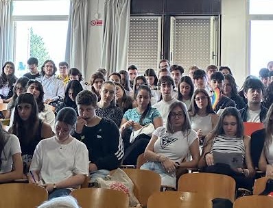 Studenti al Liceo Leonardo Giarre