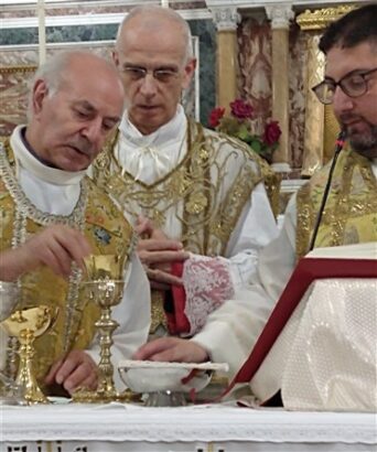 Don Giorgio Balestrieri vescovo Raspanti e don Sebastiano Battiato