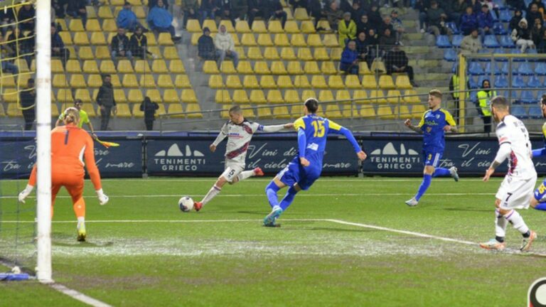 Calcio Catania / Stadio Monterisi amaro per il Catania, ennesima sconfitta dei rossazzurri