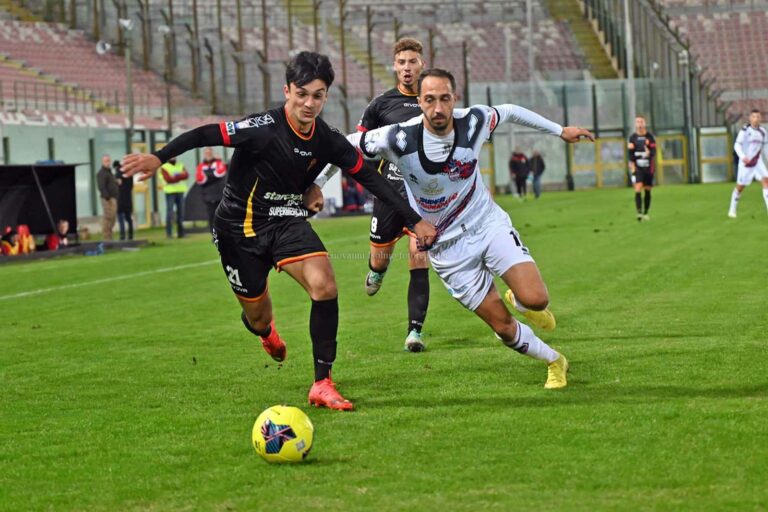 Calcio Catania / I rossazzurri deludono, il derby è del Messina