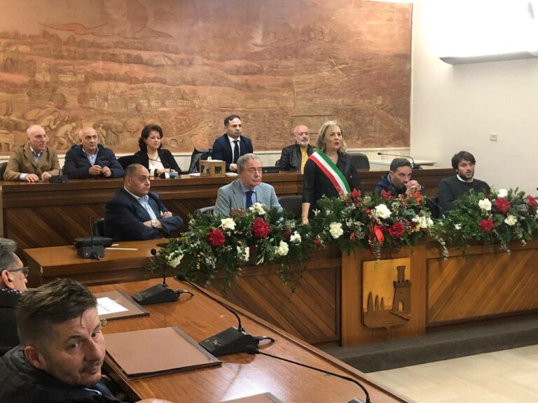 Aci Catena / Il Ministro Urso annuncia importanti stanziamenti ai sindaci del GAL Terre di Aci