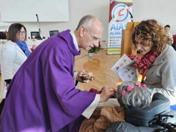 Carità fraternità comunicazione Natale Acireale