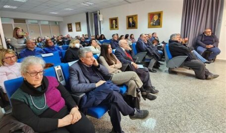 pubblico alla presentazione mese dell'arte