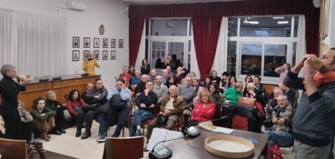 Trecastagni, pubblico in sala