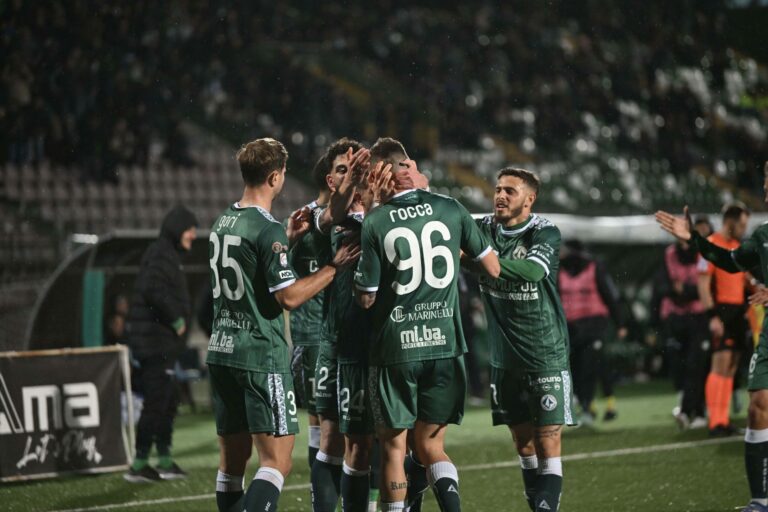 Calcio Catania / Pesante sconfitta ad Avellino: 5-2, schiaffo per squadra e società