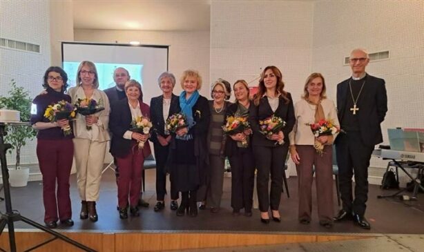 Incontro su collegi e signorine, foto di gruppo