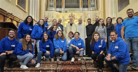 giovani con vescovo Raspanti e don Sciacca