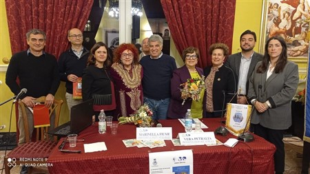 gruppo alla presentazione libro di Marinella Fiume