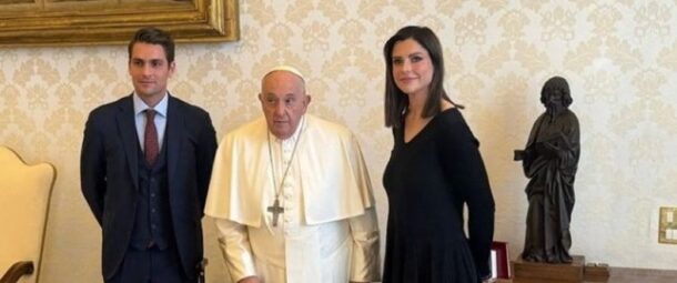 Olivia Maurel da Papa Francesco