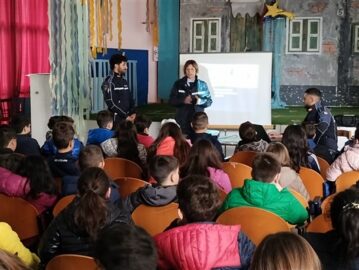 corso di educazione sulla sicurezza stradale della polizia