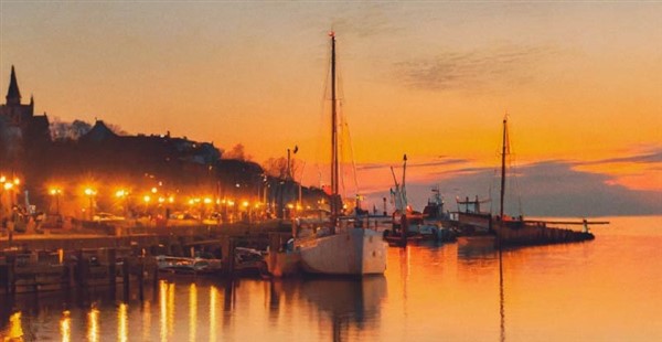 candele al porto di Scauri-Pantelleria