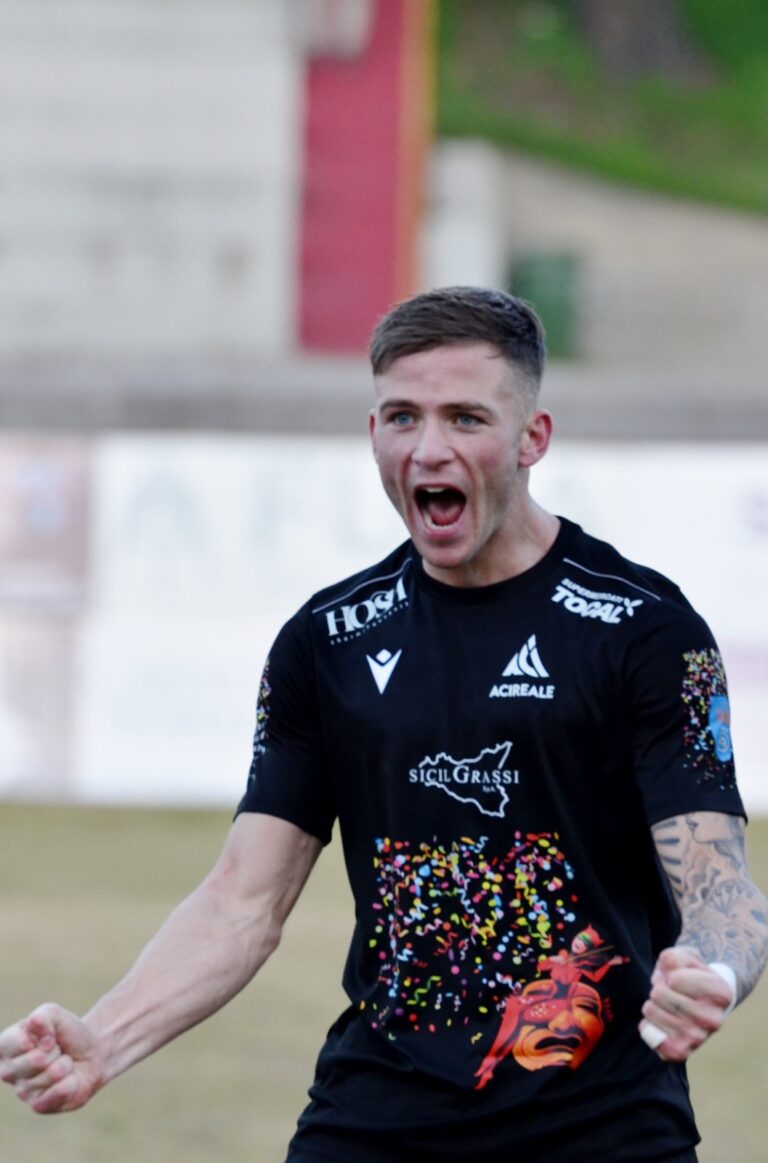 Troppo Siracusa per l'Acireale: 3-0