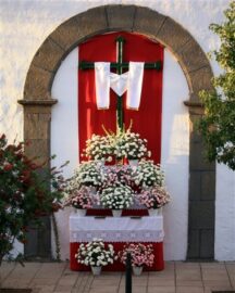 Le croci decorano i muri delle case