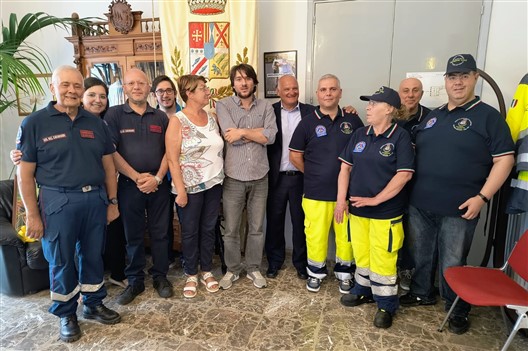 volontari con sindaco Rocca e la giunta