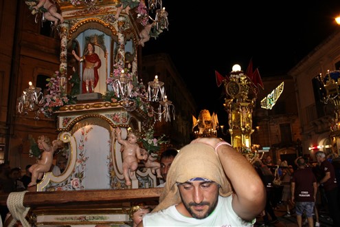 candelore portate a spalla