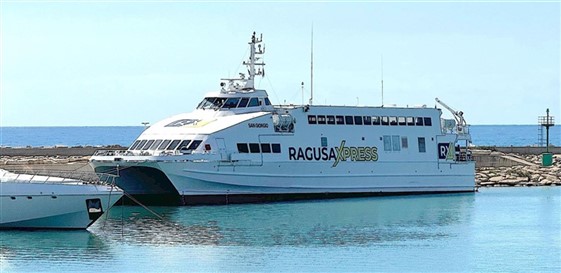 catamarano RagusaXpress