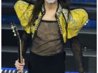 Moda Sanremo 2025 LUCIO CORSI