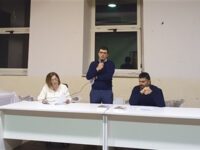 Presentazione libro all’ombra del castello di carte