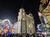 Acireale Carnevale carri cattedrale