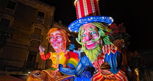 Carnevale Acireale -7 / Risale al 1880 la sfilata dei carri allegorici