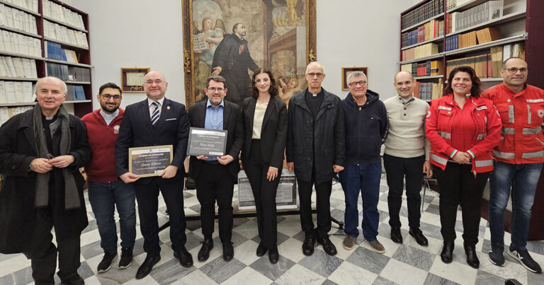 Incontro / Il dibattito su “Chiesa in uscita” e corridoi umanitari tocca Acireale