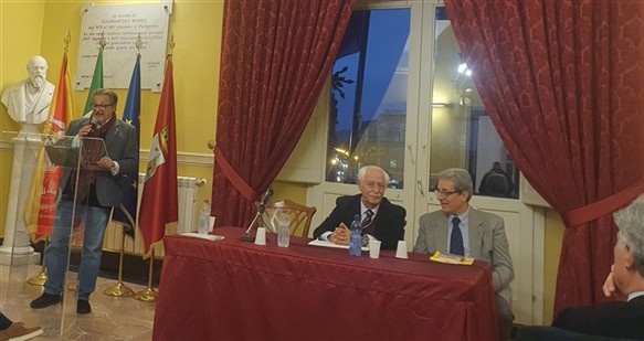 Libri / “Scherzi in redazione” di Filippo Anastasi, l’altro volto di un giornalista serio