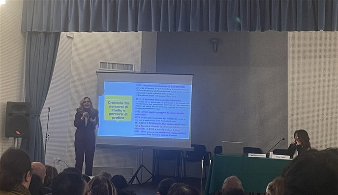 Libri / Maria Pia Fontana, l’educazione degli adolescenti al mondo digitale