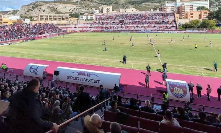 Calcio Catania / Tre gol al Trapani per consolidare la classifica