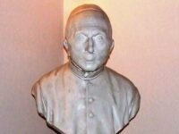 padre Mariano Patanè busto
