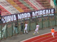 Acireale-Sambiase 2-1 la gioia di capitan Petta dopo il gol del 2-a 1