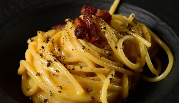 Carbonara day / Si magnifica la pasta più amata in Italia e all’estero