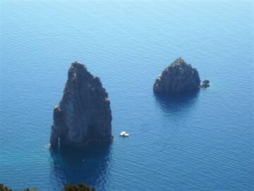 Faraglioni di Lipari Pietra Lunga e Pietra Menalda