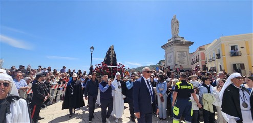 piazza di Marina Corta, Lipari