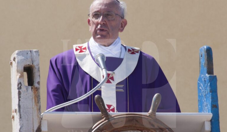 Papa Francesco a Lampedusa