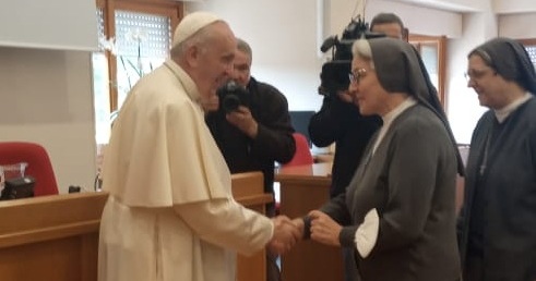 Testimonianze su Papa Francesco-4 / Suor Maria Trigila: “Ho incontrato il Papa dell’interiorità che racchiude l’alterità”