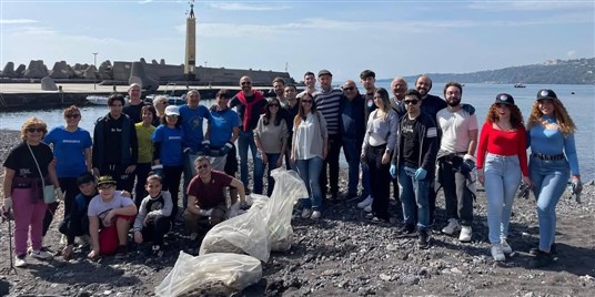 Mese dell’ambiente ad Acireale / Volontari ripuliscono le spiagge di Capo Mulini e Stazzo