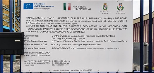 cartello lavori costruzione palestra