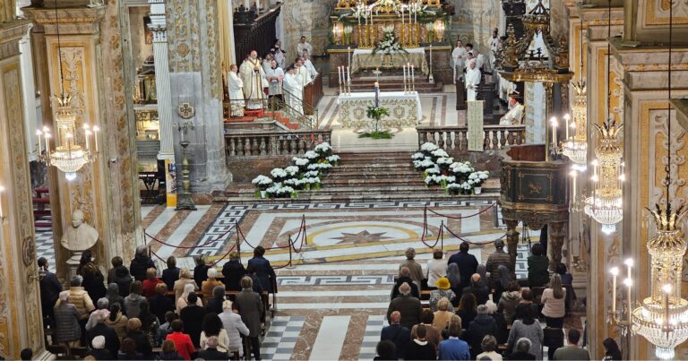 Papa Francesco / Il cordoglio del vescovo Raspanti e della comunità diocesana acese