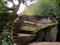Piramide etrusca di Bomarzo Etruria mistero architettonico immerso nella natura