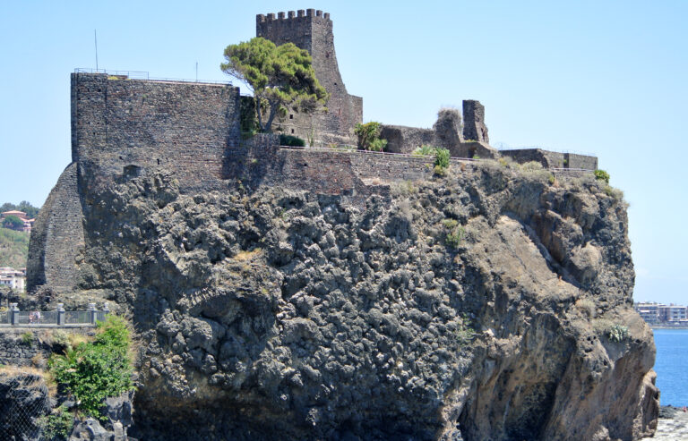 Aci Castello piani di sviluppo 2025-2027
